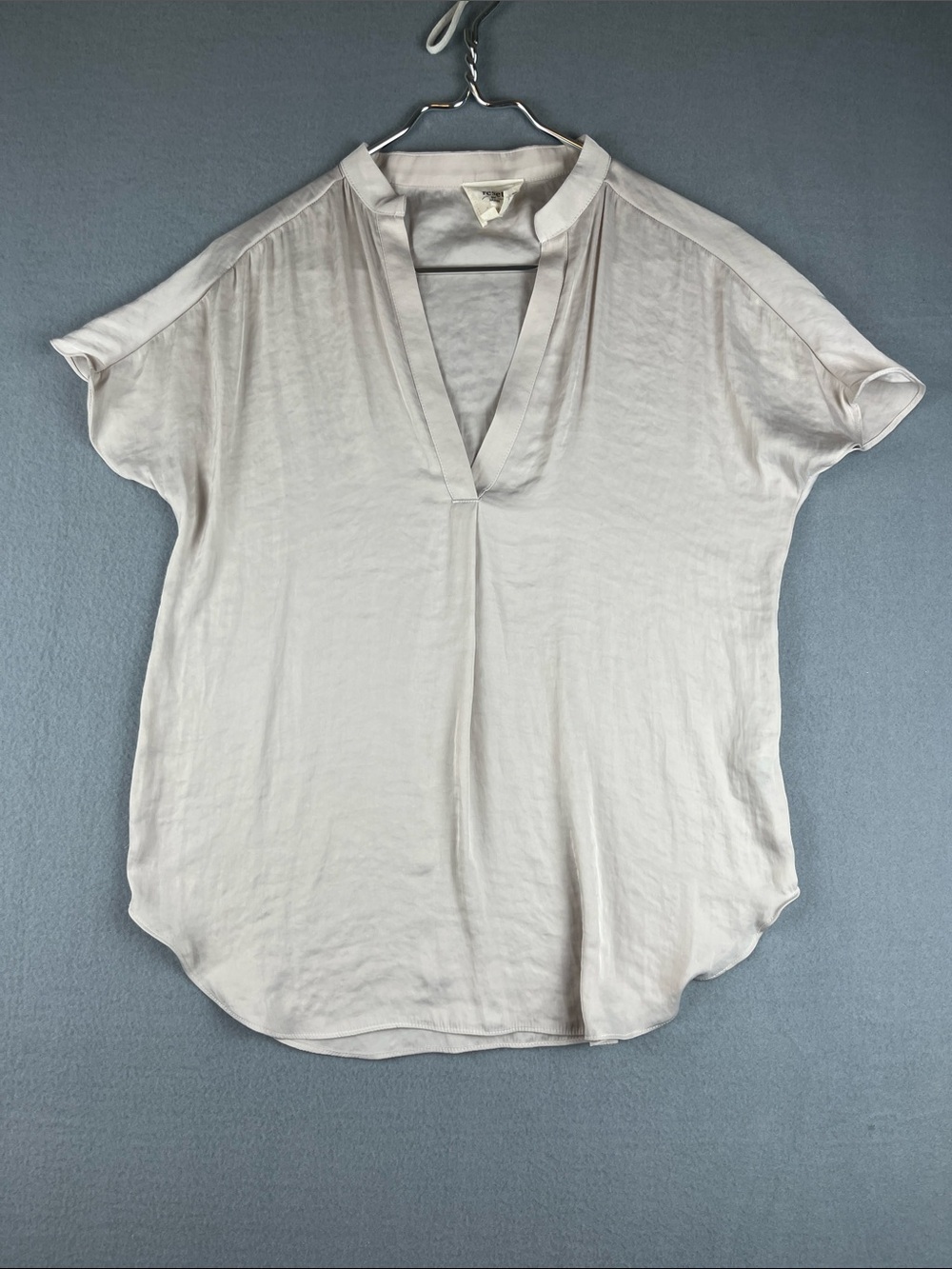 Reset by Jane Cream Silky V-Neck Short Sleeve top
Size: Small